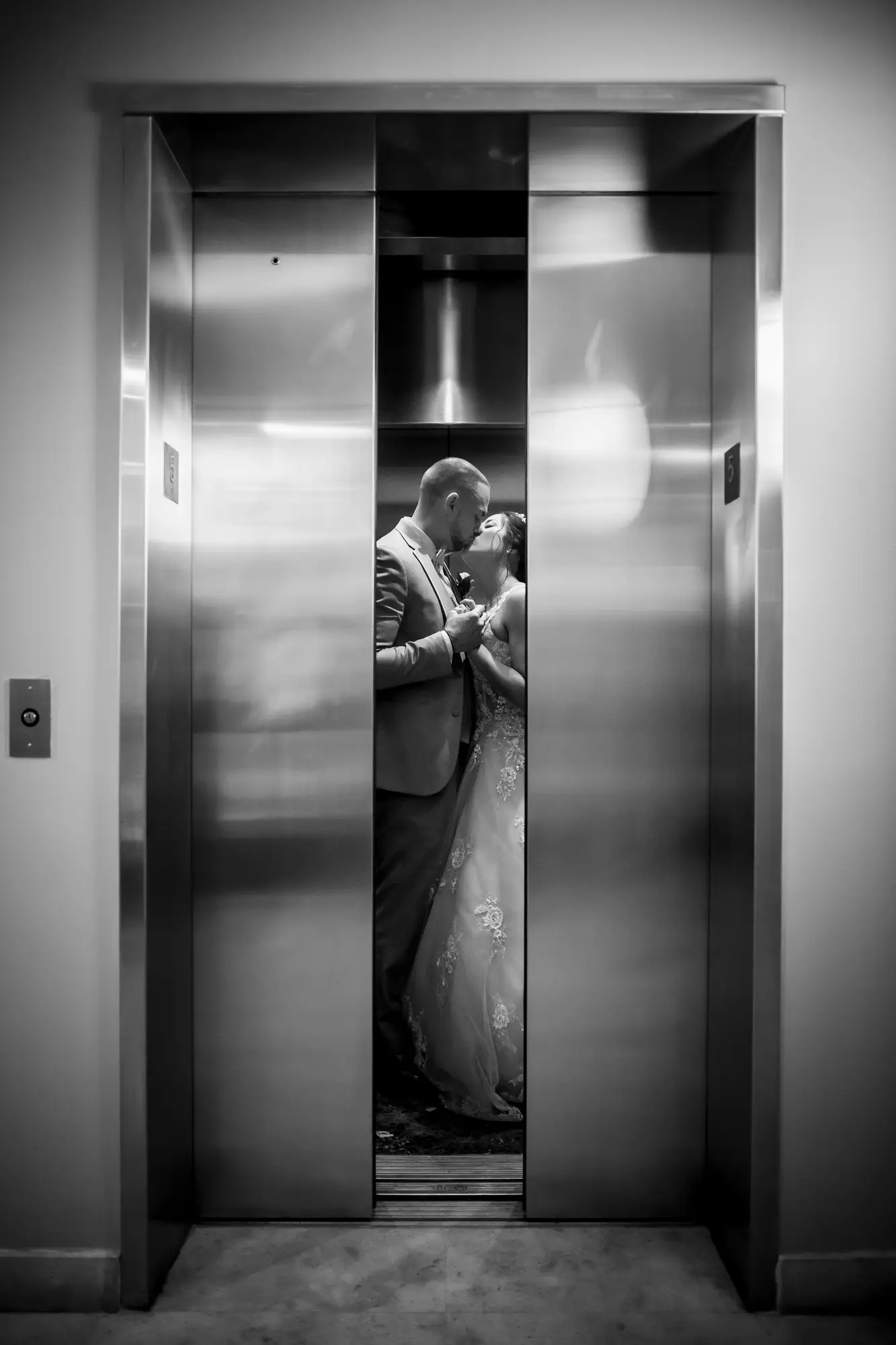 Monochrome wedding photography highlighting contrast and shadow during a South Florida ceremony by Boogietek Photo+Cinema